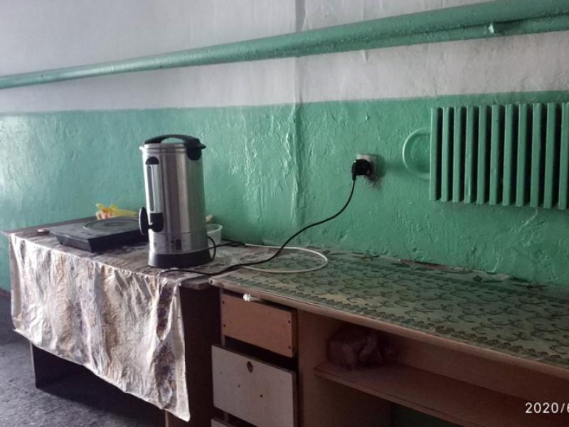 Кыргыз Республикасынын Акыйкатчысынын Чүй облусу боюнча өкүлчүлүгүнүн кызматкерлери Чүй облустук ички иштер башкармалыгынын убактылуу кармоочу жайларында адам укуктарынын сакталышына мониторинг жүргүзүштү