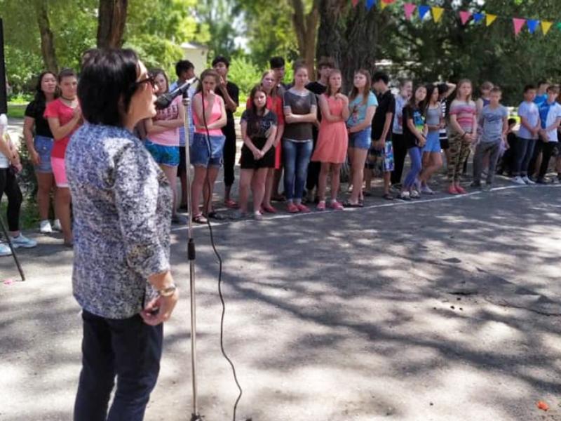 Кыргыз Республикасынын Акыйкатчы институтунун жетекчилиги жана кызматкерлери Военно-Антоновкадагы балдар үйүндөгү  тарбиялануучуларга барып жолугушту