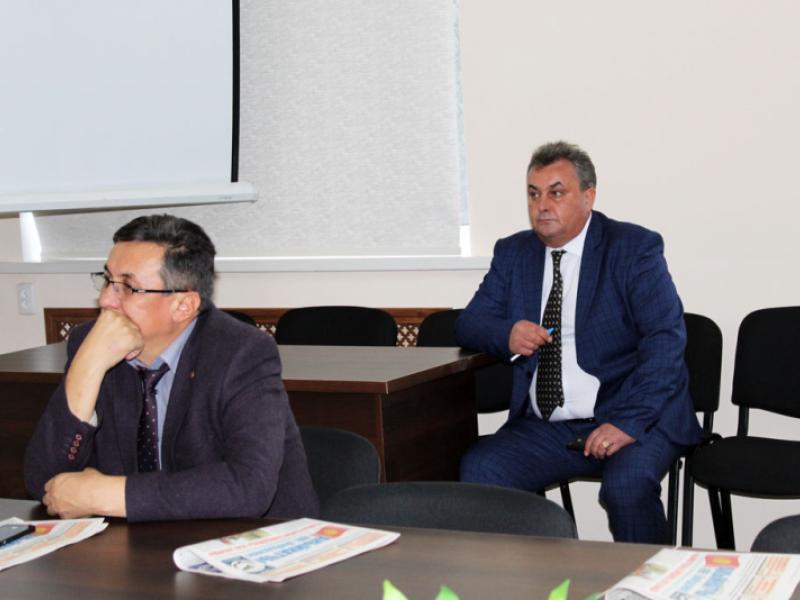 Кыргызстандын Акыйкатчысы ММК кызматкерлерин кесиптик майрамы менен куттуктады