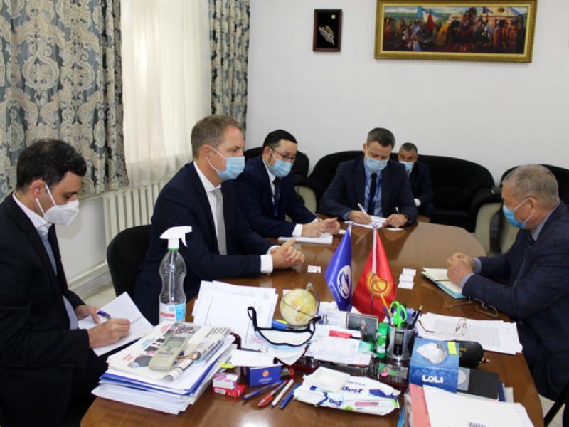 КР Акыйкатчысы Токон Мамытов  ЕККУ/ДИАУБ шайлоого байкоо жүргүзүү  миссиясынын жетекчиси  Томас Бозеруп менен жолугушту