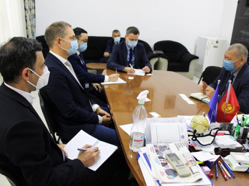 КР Акыйкатчысы Токон Мамытов  ЕККУ/ДИАУБ шайлоого байкоо жүргүзүү  миссиясынын жетекчиси  Томас Бозеруп менен жолугушту