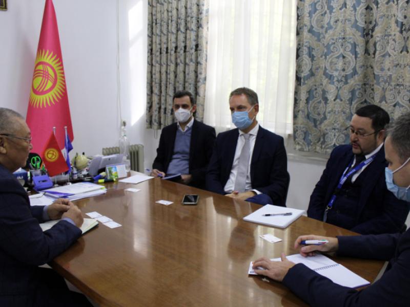 КР Акыйкатчысы Токон Мамытов  ЕККУ/ДИАУБ шайлоого байкоо жүргүзүү  миссиясынын жетекчиси  Томас Бозеруп менен жолугушту