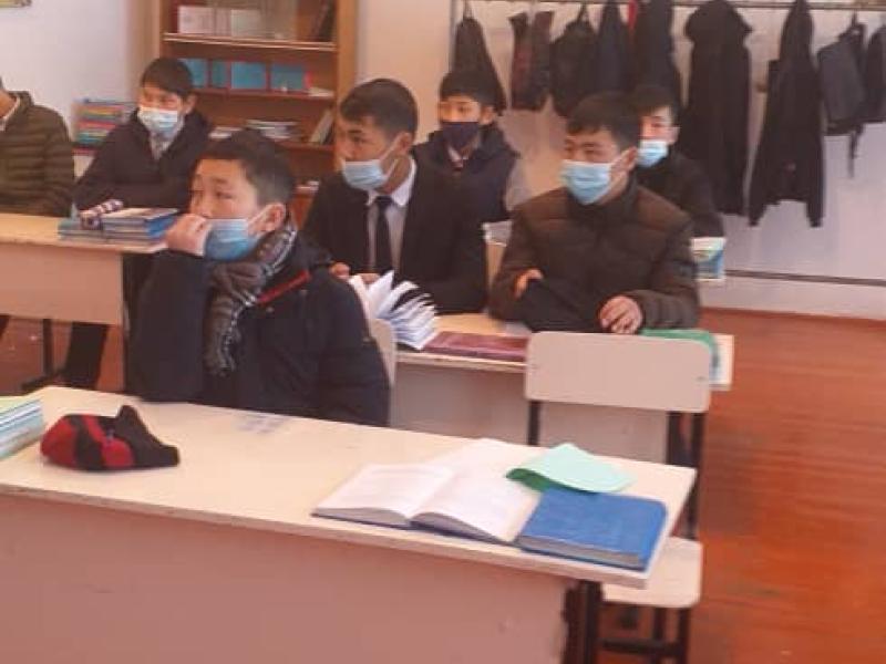 Бакай Ата районундагы Чалдовар мектеп-интернатындагы жолугушуу