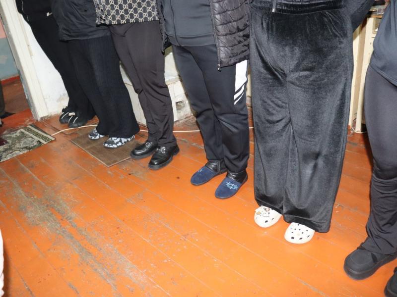 Акыйкатчы Жамиля Жаманбаева Бишкектеги Тергөө абагына барды