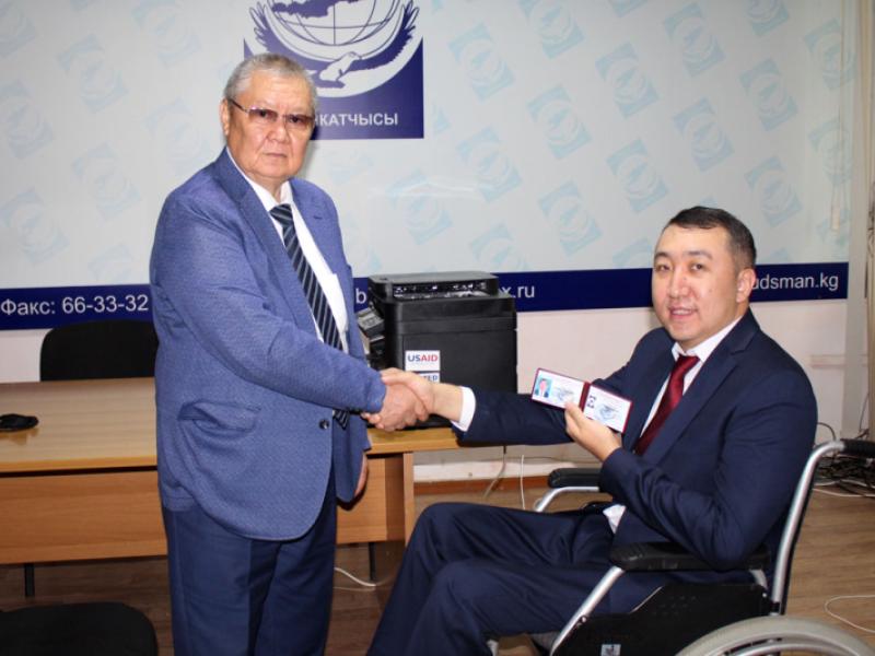 Кыргызстандын Акыйкатчысы Аскар Турдугуловду майыптардын укугун коргоо боюнча ыктыярдуу кеңешчи кылып дайындады