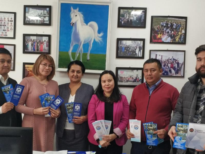 КР Акыйкатчы аппаратынын өкүлдөрү колледж студенттерине адам укуктары жана эркиндиктери тууралуу айтып беришти