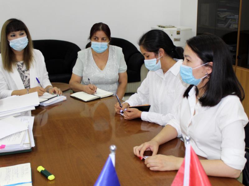 Токон Мамытов: 