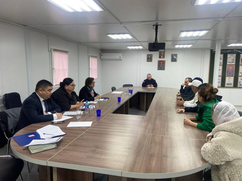 Акыйкатчынын орун басары Айчүрөк Назаралиева Москвада мигранттар менен жолугушту