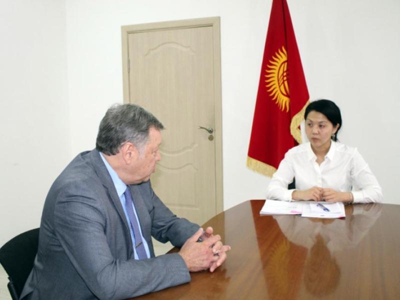 Кыргыз Республикасындагы Россия Федерациясынын Элчиси Н.Удовиченко Атыр Абдрахматованы КР Акыйкатчысы кызматына шайланганы менен куттуктады