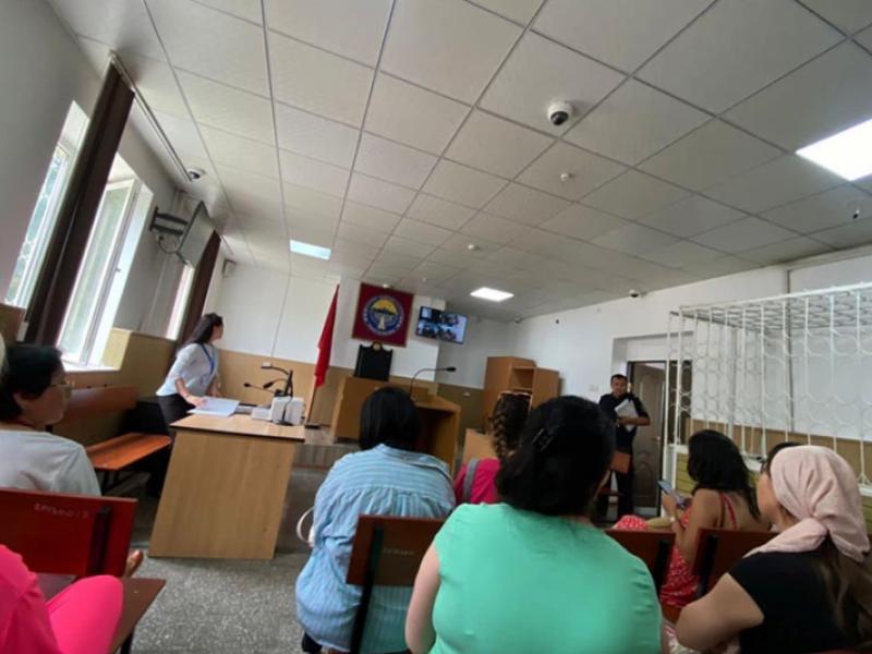 Акыйкатчы институту эки жашар Егордун сабалышы боюнча соттук процессти тынымсыз көзөмөлдөп турат