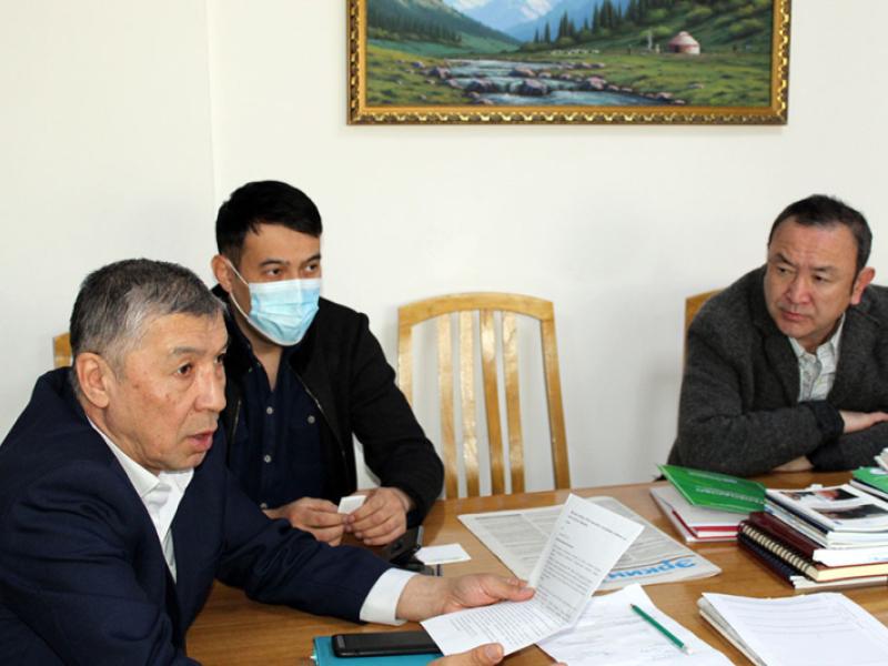 Токон Мамытов БШКдан кечээ Бишкекте 260 добуштун жокко чыгарылышына күнөөлүү болгон УШК мүчөлөрүн жоопко тартууну сунуштайт