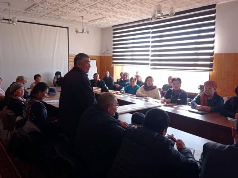 Токон Мамытов Балыкчы шаарынын тургундары менен жолугушту