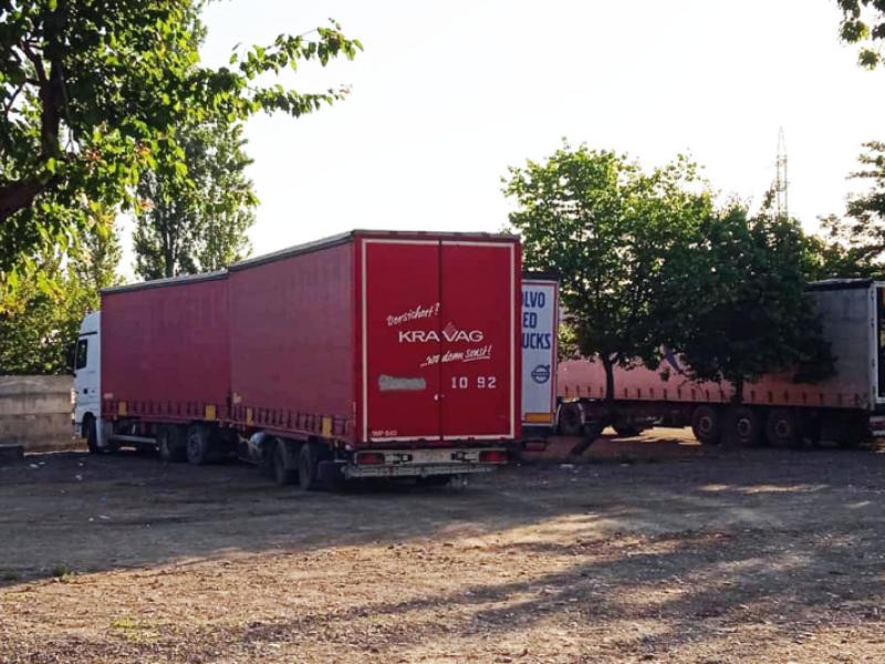 Кыргызтандын аймагында токтотулган тажик жарандарынын милиция кызматкерлерине жана жарандарга доосу жок