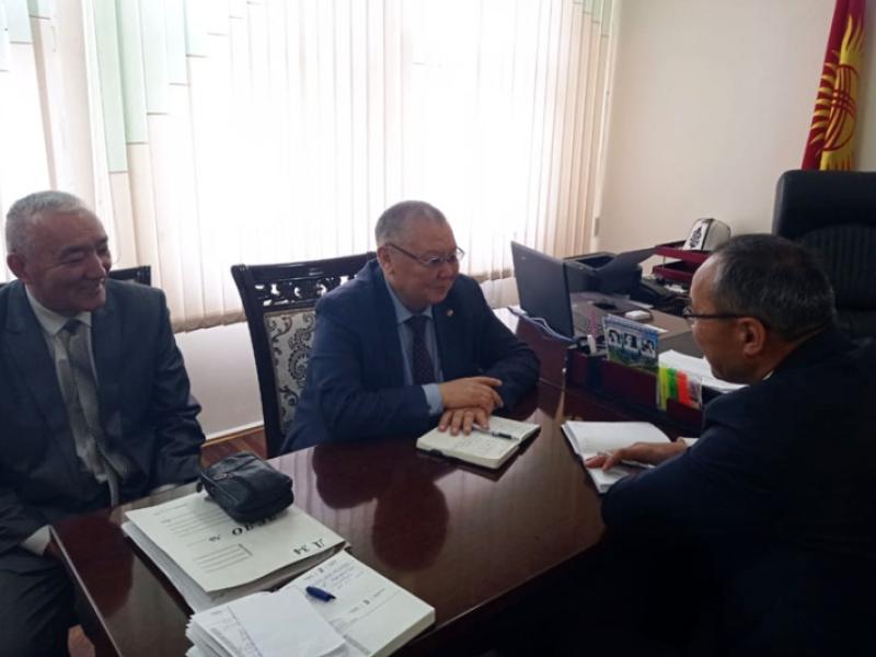 Кыргызстандын Акыйкатчысы Түп районунун тургундары жана жетекчилиги менен жолугушту