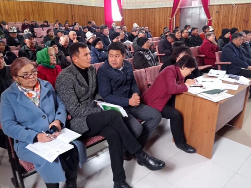 Кыргызстандын Акыйкатчысы Түп районунун тургундары жана жетекчилиги менен жолугушту