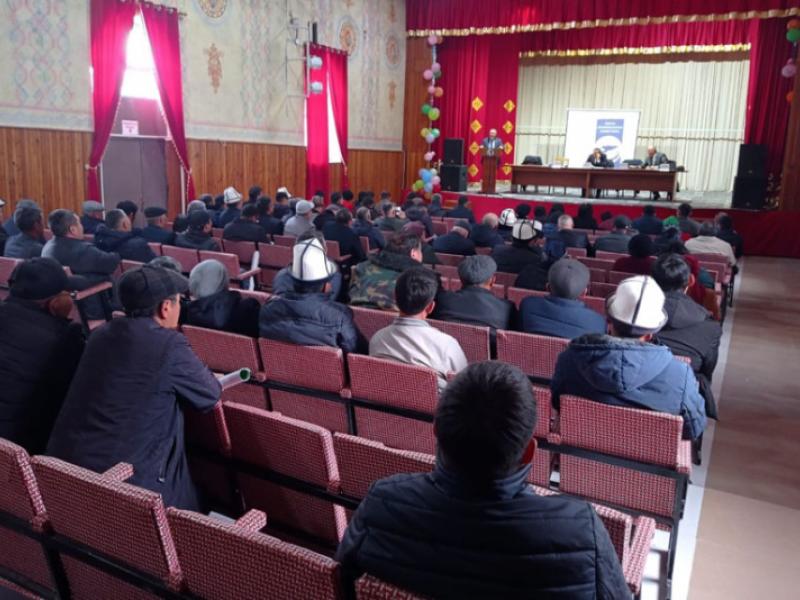 Кыргызстандын Акыйкатчысы Түп районунун тургундары жана жетекчилиги менен жолугушту