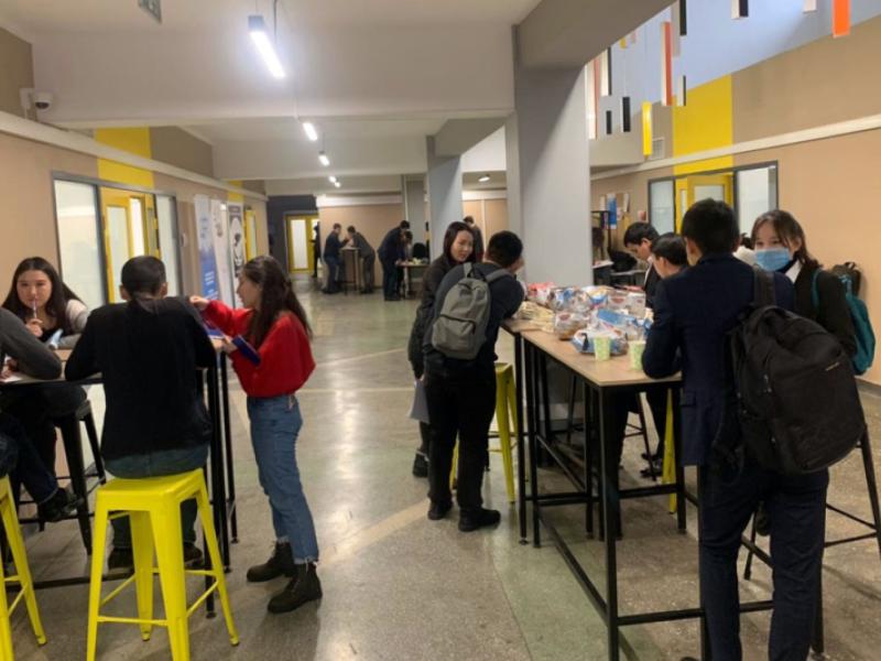 Эл аралык адам укуктары күнүнө карата жаштар арасында өткөрүлгөн дебаттык турнир