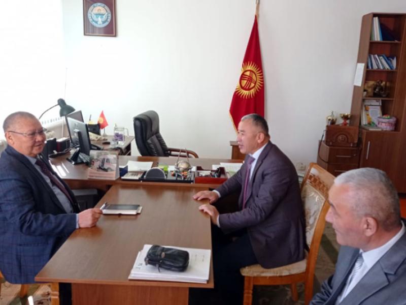 Кыргызстандын Акыйкатчысы Ак-Суу районунун жетекчилиги жана тургундары менен бир катар жолугушууларды өткөрдү