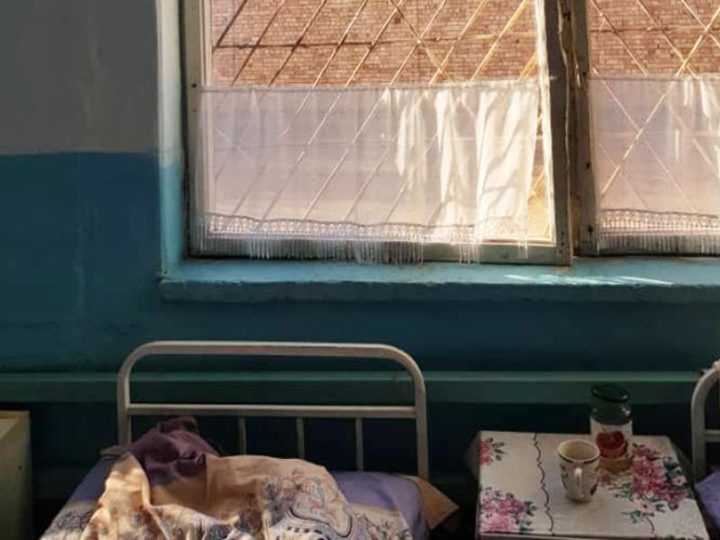 Кызыл-Жар  айылындагы республикалык психиатриялык  ооруканасында бейтаптардын укуктары бузулуп, антисанитардык шартта турушат