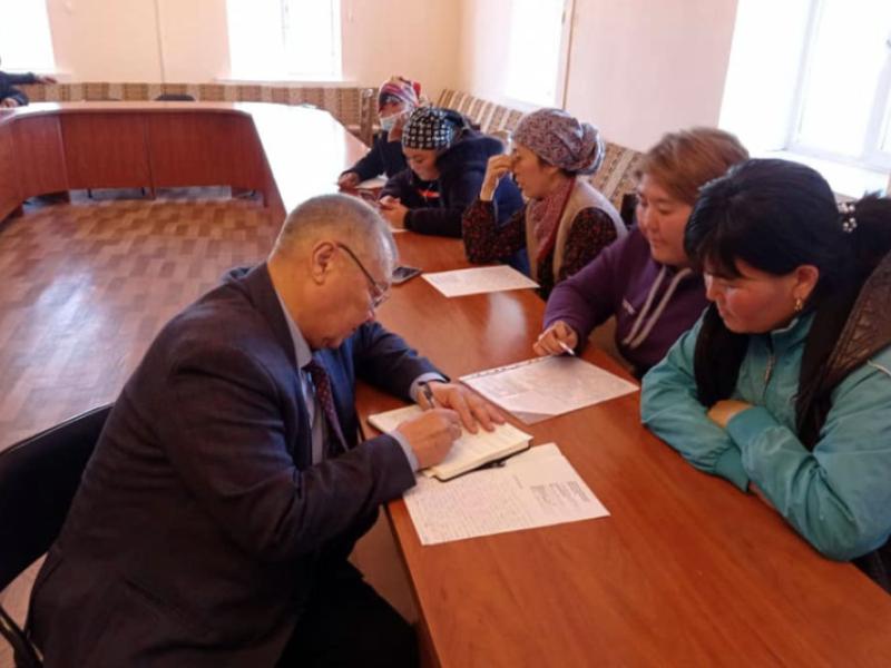 Кыргызстандын Акыйкатчысы Ак-Суудагы психоневрологиялык диспансерге мониторинг жүргүздү жана Жети-Өгүз районунун эли менен жолугушту