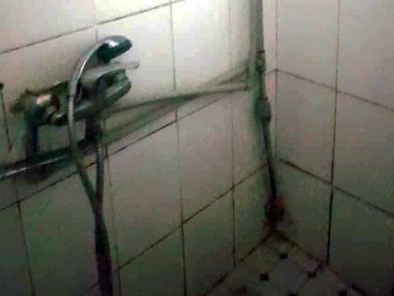 Базар-Коргон ооруканасында да түшүнүксүз фондго акча чогултушат жана бейтаптарга акысыз берилчү дары-дармектер сатылат