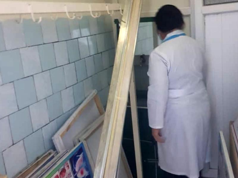 Базар-Коргон ооруканасында да түшүнүксүз фондго акча чогултушат жана бейтаптарга акысыз берилчү дары-дармектер сатылат