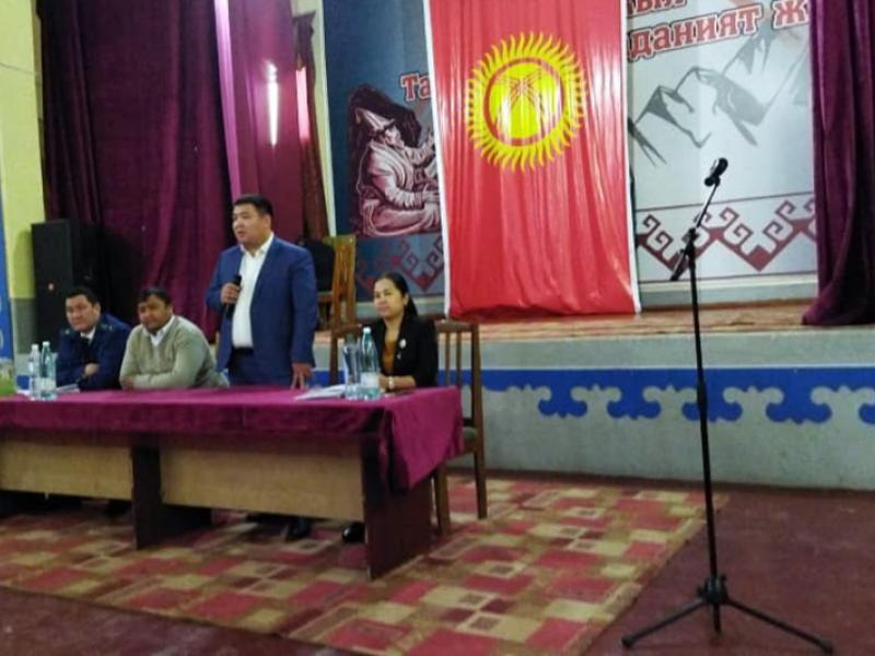 Базар-Коргон ооруканасында да түшүнүксүз фондго акча чогултушат жана бейтаптарга акысыз берилчү дары-дармектер сатылат