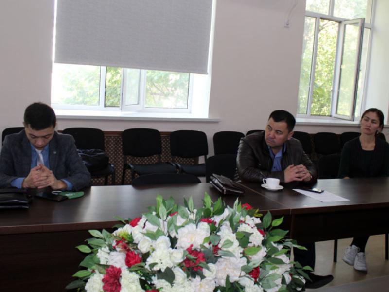 КР Акыйкатчысынын борбордук кеңсесинде КРда балдарды сатууга байланышкан теманы изилдөөнүн жыйынтыгы талкууга алынды  