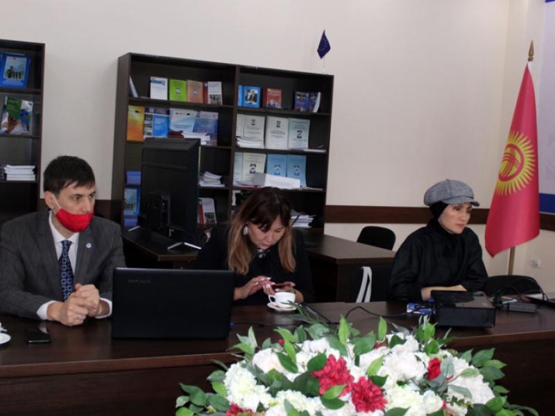 КР Акыйкатчысынын борбордук кеңсесинде КРда балдарды сатууга байланышкан теманы изилдөөнүн жыйынтыгы талкууга алынды  