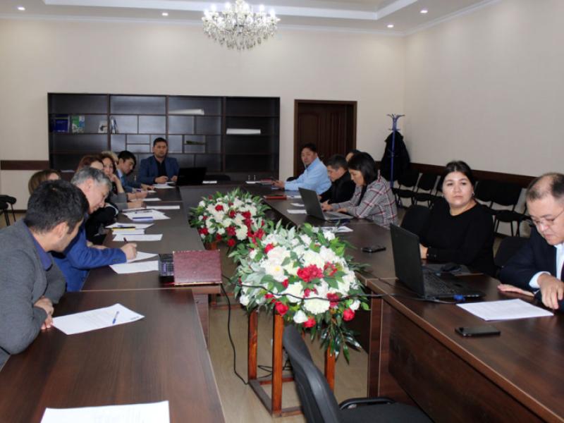 Кыргыз Республикасынын Акыйкатчы институтунда адам укуктары жана Кыргыз Республикасынын мыйзамдары чөйрөсүндөгү ишкердик ишмердүүлүк боюнча БУУнун колдонмолорунун бет ачары болуп өттү