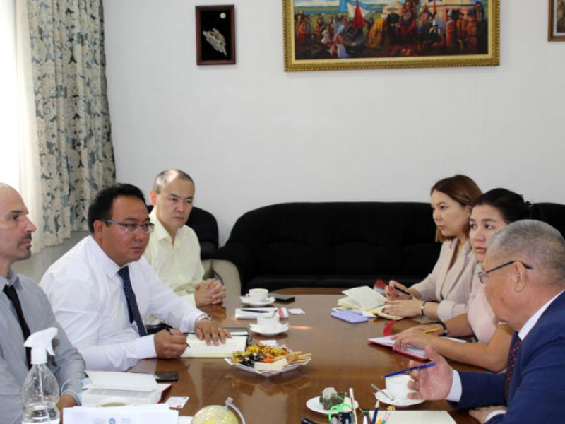 Акыйкатчы Токон Мамытов БУУӨПтүн өкүлдөрү менен жолугушту