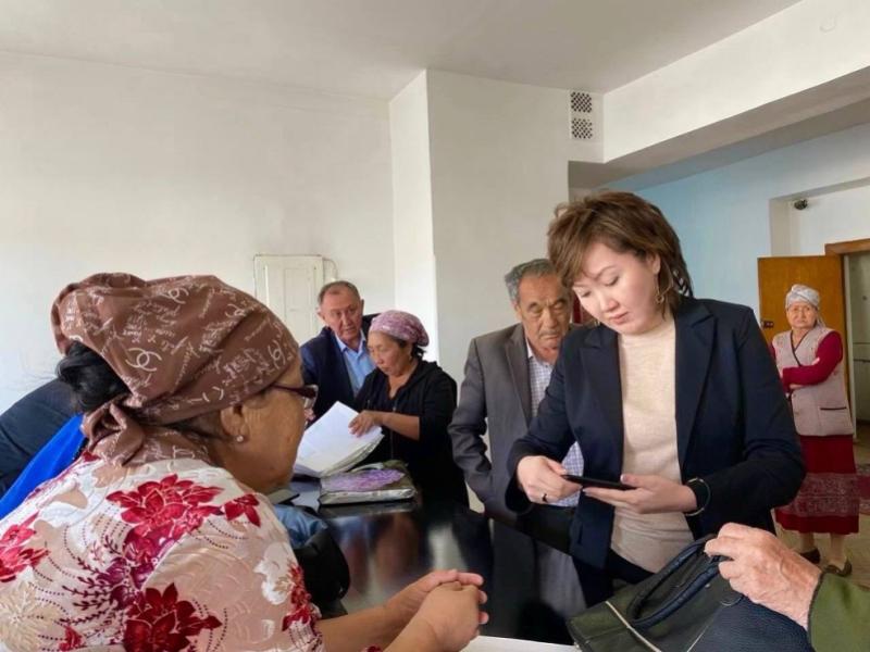 Акыйкатчы Джамиля Джаманбаева Ош областынын тургундары менен жолугушту