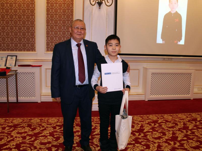 Кыргыз Республикасынын Акыйкатчысынын дарегине ыраазычылык каттары келип түшүүдө