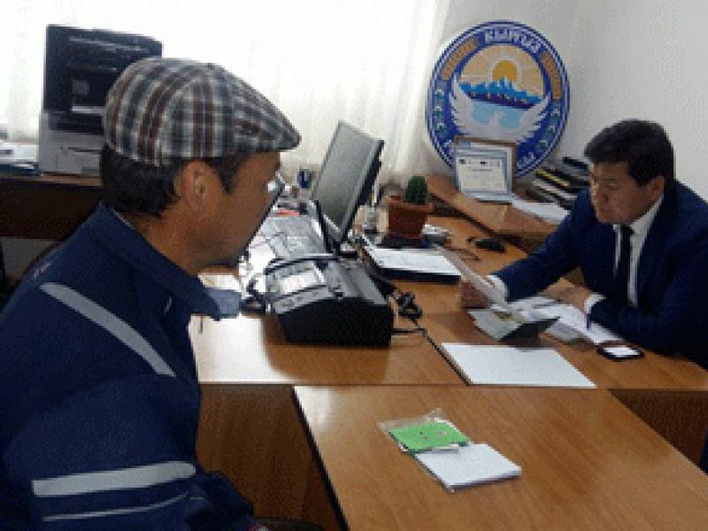 Омбудсмен Кубат Оторбаев провел личный прием граждан в г. Баткен