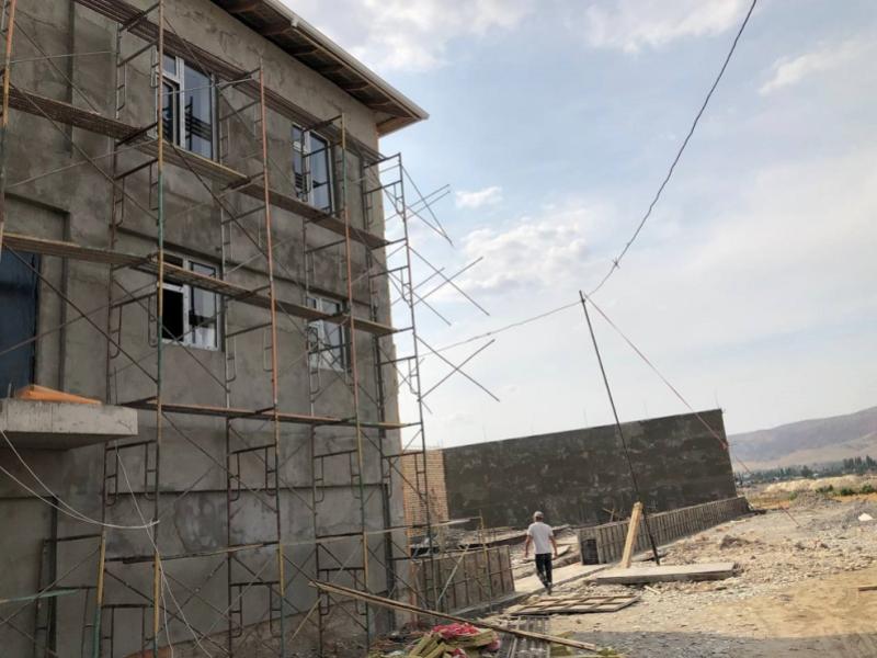 Акыйкатчы Джамиля Джаманбаева Жалал-Абад шаарындагы тергөө абагына барды