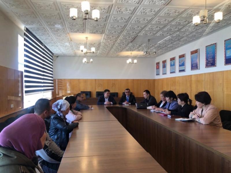 Балыкчыда этникалык кыргыздар менен жолугушуу өткөрүштү