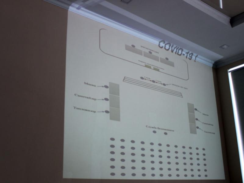 Акыйкатчы аппаратынын кызматкерлери бүтүрүүчүлөрдүн жалпы республикалык тестирлөөсүнө байкоо жүргүзүшөт