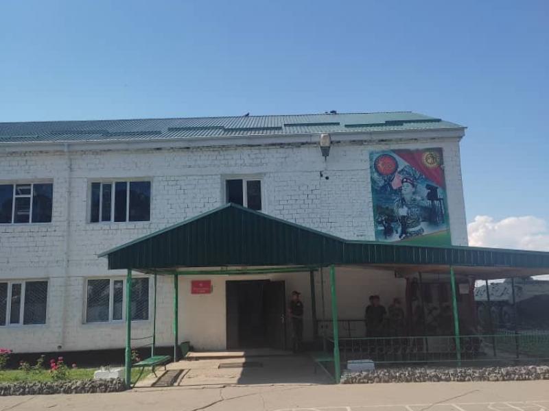 Акыйкатчынын өкүлү №27 түзөтүү мекемесининде болгон окуяны жеринен сураштыруу үчүн барды