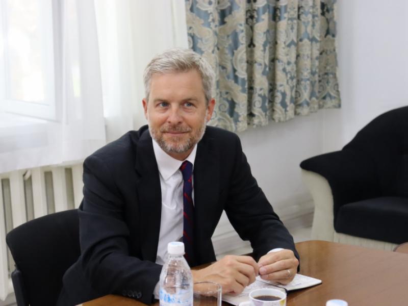 Акыйкатчынны орун басары АКШ Миссия башчысынын орун басары менен жолукту