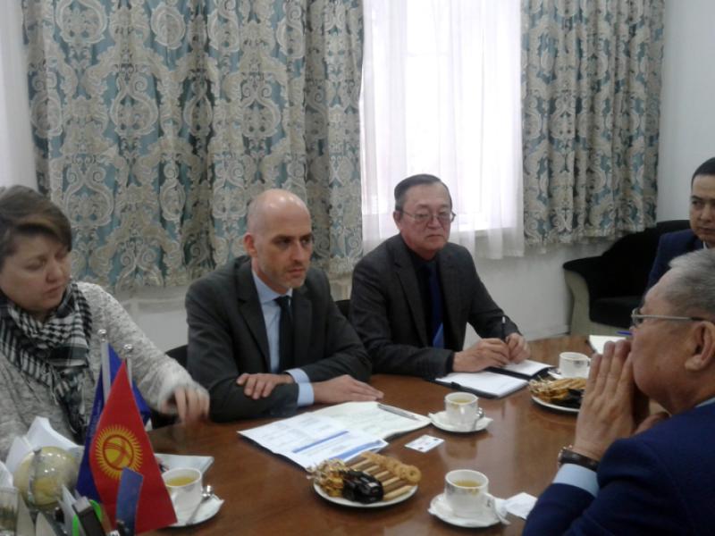 Токон Мамытов БУУнун Баңги каражаттары жана кылмыштуулук боюнча Башкармалыгынын (UNODC) өкүлдөрүн кабыл алды