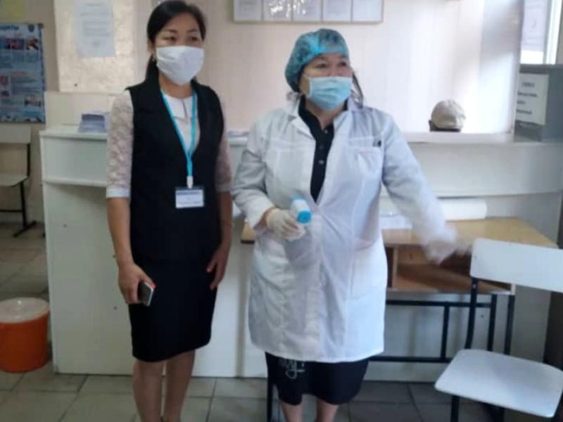 Акыйкатчы аппаратынын кызматкерлери бүтүрүүчүлөрдүн республикалык тестирлөөсүнө көзөмөл жүргүзүүгө киришишти