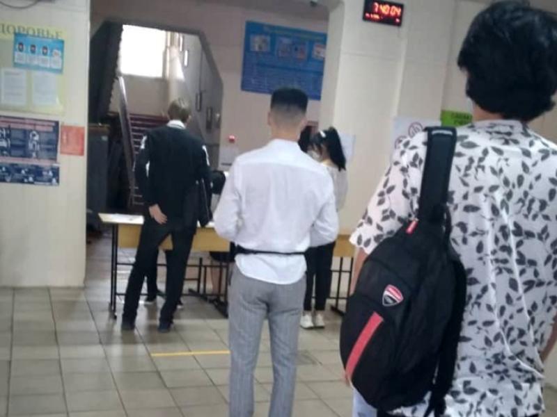 Акыйкатчы аппаратынын кызматкерлери бүтүрүүчүлөрдүн республикалык тестирлөөсүнө көзөмөл жүргүзүүгө киришишти