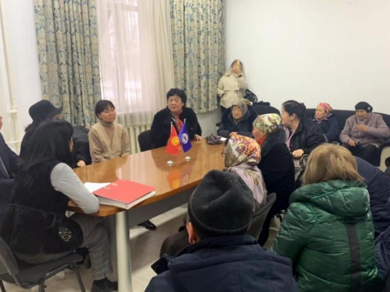 А.Атамбаевдин тарапкерлери КР Акыйкатчысы Атыр Абдрахматованын кабыл алуусуна келишти