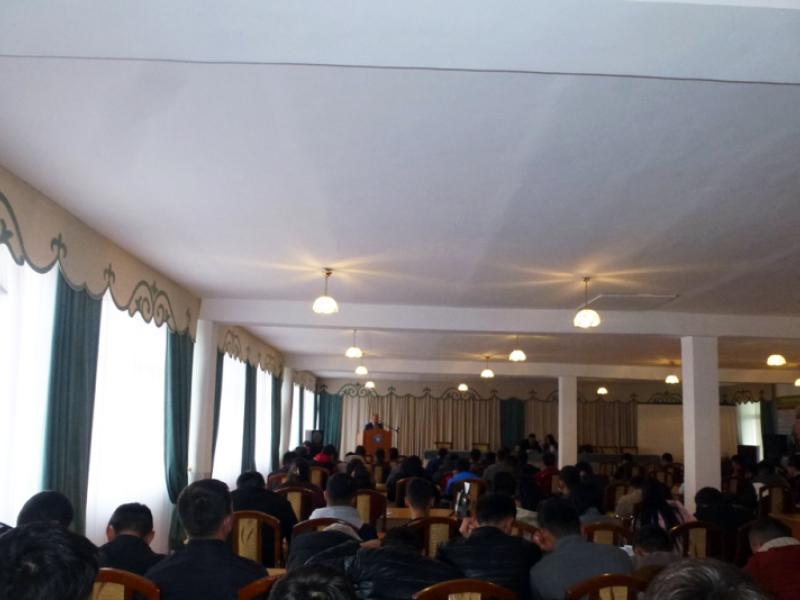 Бир айлыктын алкагында Ош мамлекеттик юридикалык институтундагы жолугушуу