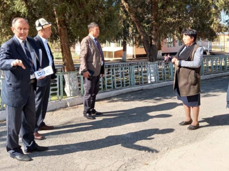 “Укук кербени” долбоорунун катышуучулары Кара-Суу  районунун тургундары менен жолугушту