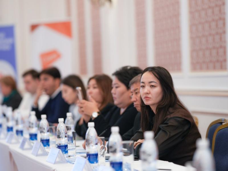 Кыргызстандагы чет өлкөлүк студенттердин коопсуздугун талкуулаган тегерек үстөл болуп өттү