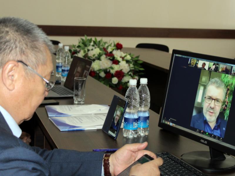 Кыргызстандын Акыйкатчысы “Евразия Элдеринин Ассамблеясынын” уюштуруучуларынын онлайн жыйынына катышты