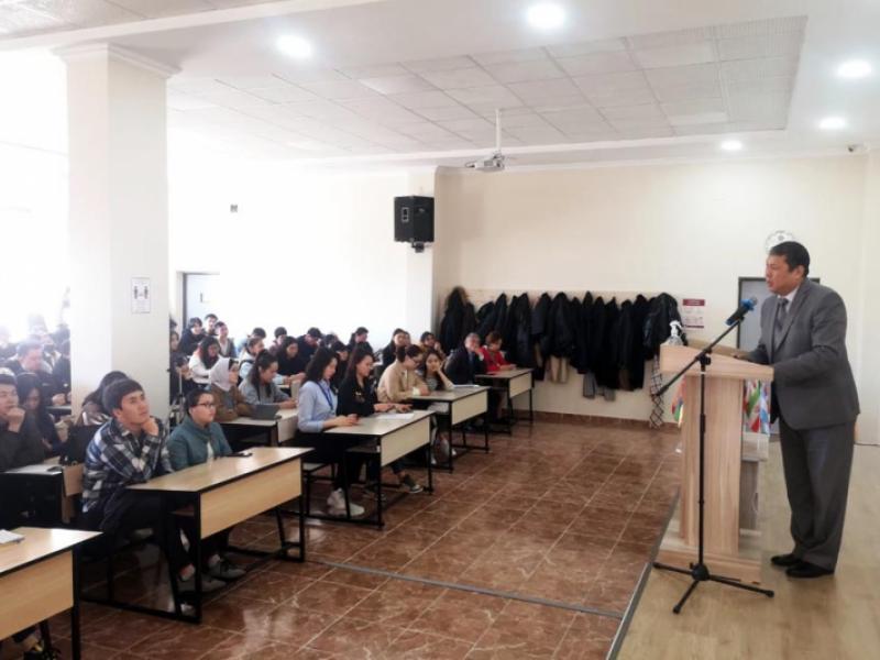 Заместитель Акыйкатчы А.Колопов призвал будущих выпускников уважать права и свободы человека, где бы они ни работали