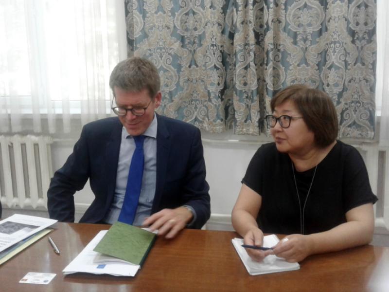 Акыйкатчы Human Rights Watch (HRW) Европа жана Борбордук Азия боюнча аткаруучу директору Хью Виллиамсты кабыл алды