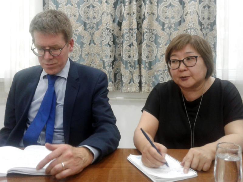 Акыйкатчы Human Rights Watch (HRW) Европа жана Борбордук Азия боюнча аткаруучу директору Хью Виллиамсты кабыл алды